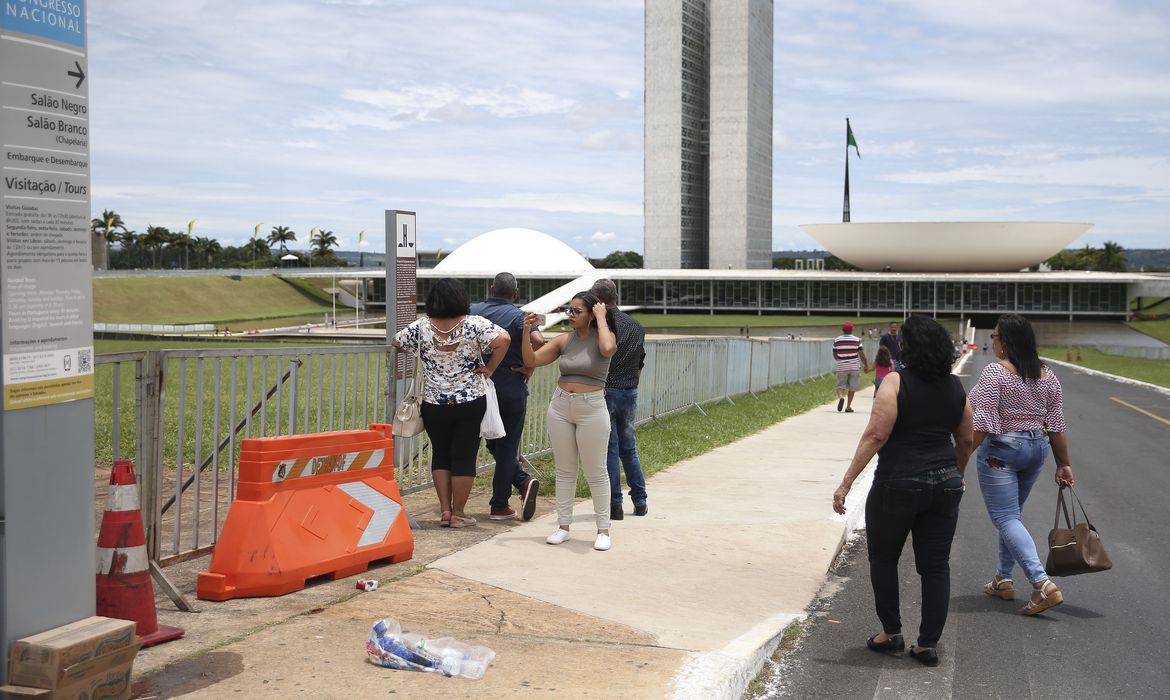 Esplanada dos Ministérios fechada com  grades, para a posse do presidente eleito Jair Bolsonaro.