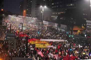 Protestos de junho de 2013 reuniram multidões em várias cidades do país, como São Paulo