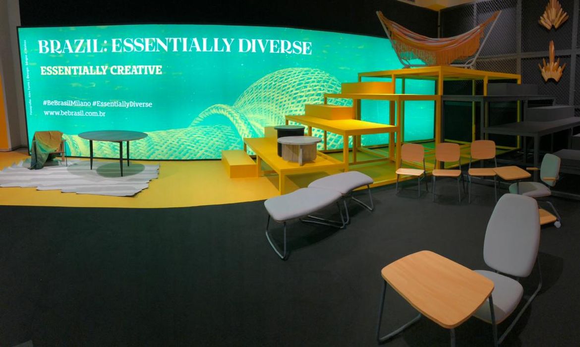 Exposição Brazil: Essentialy Diverse, que está sendo realizada pela Apex-Brasil em Milão, como parte da Semana de Design de Milão.