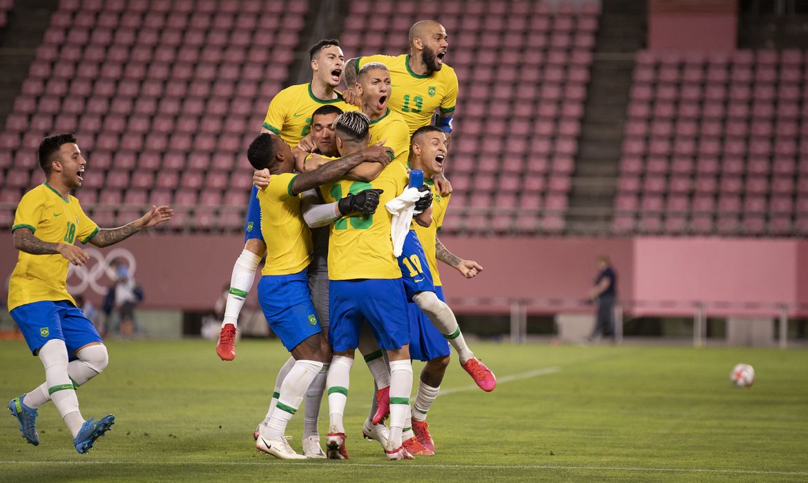 CBF Futebol on X: FIM DE JOGO! BRASIL CONQUISTA A VITÓRIA NO ÚLTIMO  MINUTO!! 🇧🇷 2x1 🇨🇴