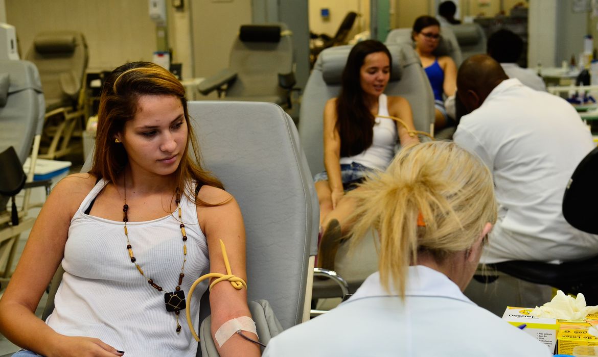 O evento Rolezinho no Hemorio, convoca pelas redes sociais a população a doar 450 litros de sangue, como parte das atividades de comemoração aos 450 anos da cidade.(Fernando Frazão/Agência Brasil)