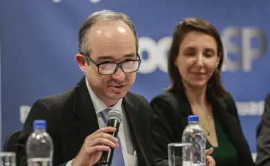 São Paulo (SP), 23/06/2025 - Procon-SP lança uma cartilha e um conjunto de folders sobre direitos básicos do consumidor, desenvolvidos especialmente para refugiados e migrantes que se encontram no Brasil, na foto Luiz Orsatti – Diretor Executivo do Procon-SP.
Foto: Paulo Pinto/Agência Brasil