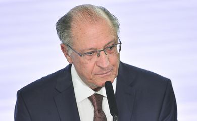 O vice-presidente da República, Geraldo Alckmin, toma posse como ministro do Desenvolvimento, Indústria, Comércio e Serviços (MDIC), no Palácio do Planalto.