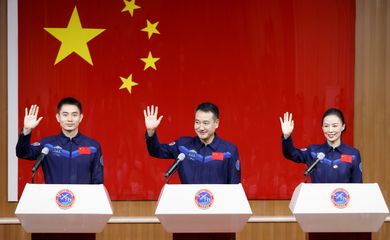 Astronautas Ye Guangfu, Zhai Zhigang e Wang Yapin