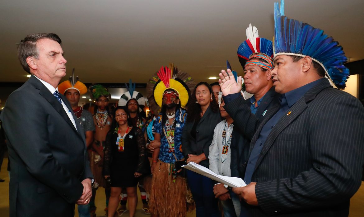 Presidente da República, Jair Bolsonaro durante encontro com indígenas.