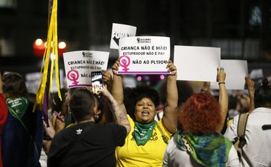 São Paulo (SP) 13/06/2024 - Ato na Avenida Paulista contra o PL 1904, que criminaliza o aborto. 

Foto: Paulo Pinto/Agencia Brasil