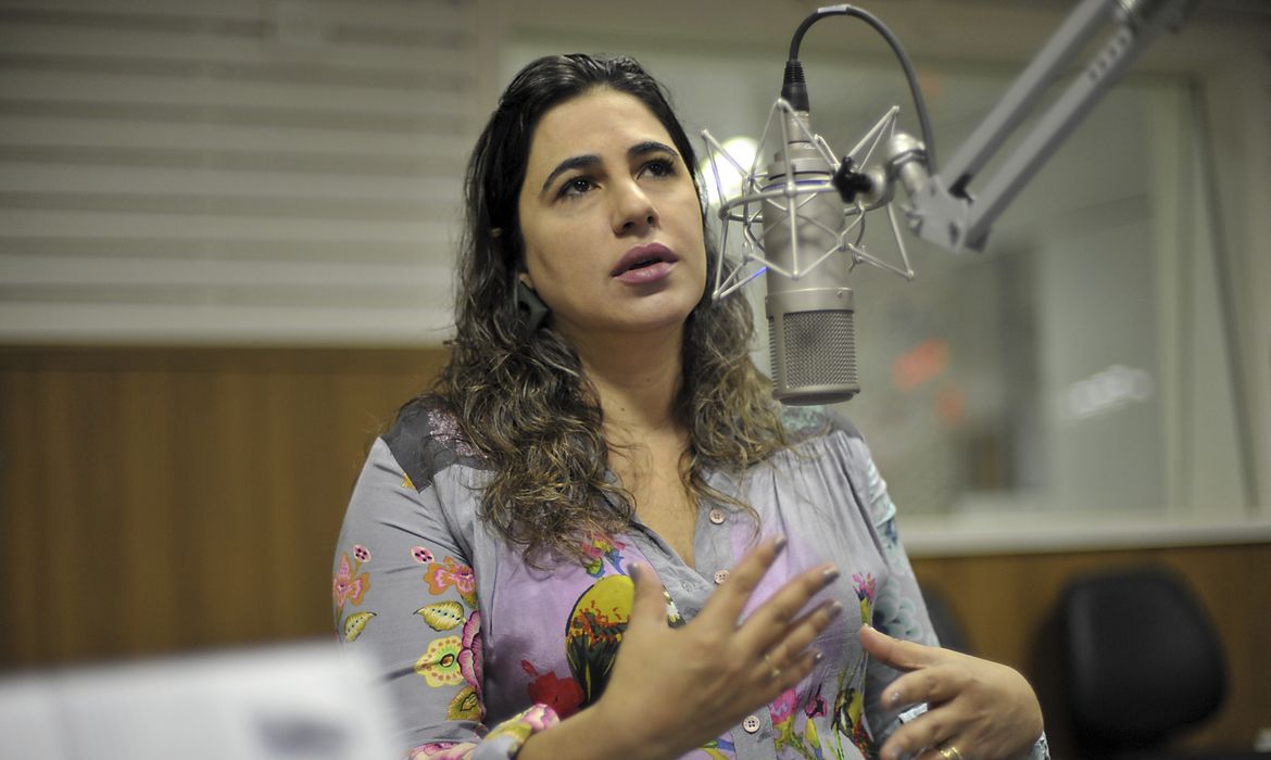 A ex- delegada- chefe da DPCA, Valéria Martirena, fala sobre Pedofilia durante entrevista à Radio Nacional de Brasilia