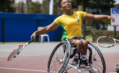 Vitória Miranda vai à final de simples e de duplas da categoria júnior do Aberto da Austrália em cadeira de rodas