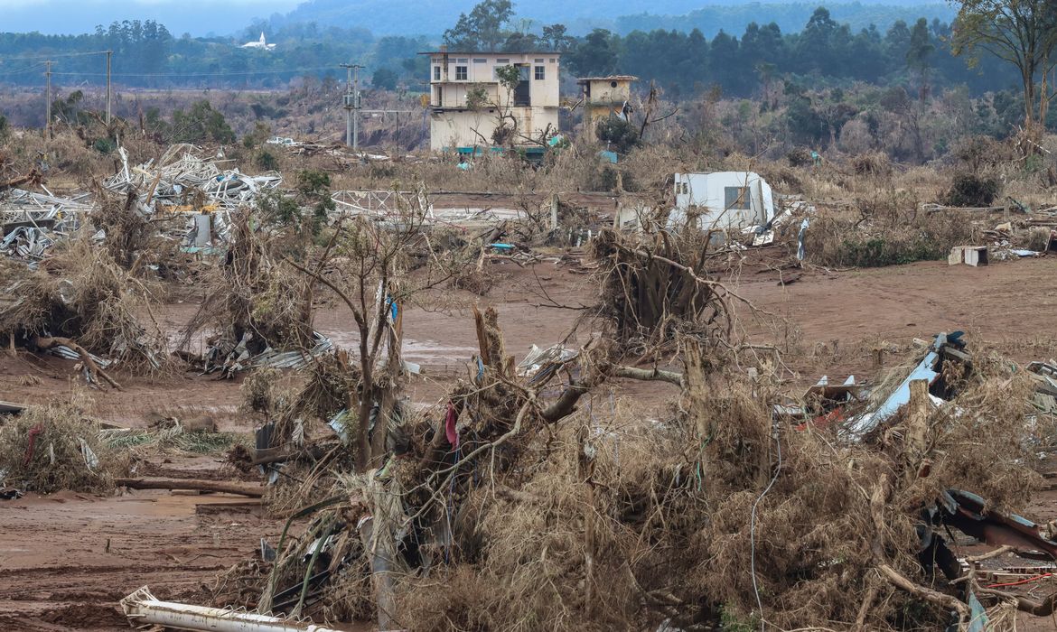 Lajeado (RS), 19/05/2024 – CHUVAS RS- Destruição -  O rio Taquari subiu 24 metros nos últimos dias causando destruição na Cidades de Lajeado. Foto: Rafa Neddermeyer/Agência Brasil