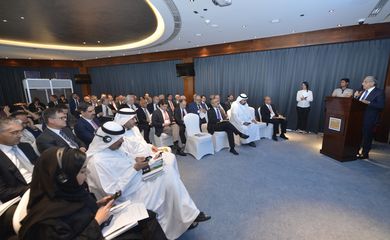 Empresarios brasileños participaron este martes (17) del Primero Encuentro Brasil-Emirados Árabes Unidos, en Abu Dhabi.