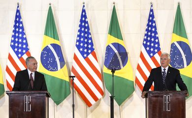 O presidente Michel Temer e o vice-presidente do EUA, Mike Pence, durante declaração à imprensa, no Palácio Itamaraty.