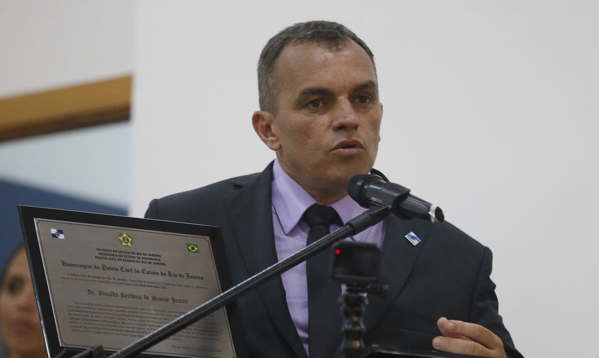O novo secretário de Estado de Polícia Civil, delegado Marcus Vinícius de Almeida Braga, fala durante cerimônia de posse.