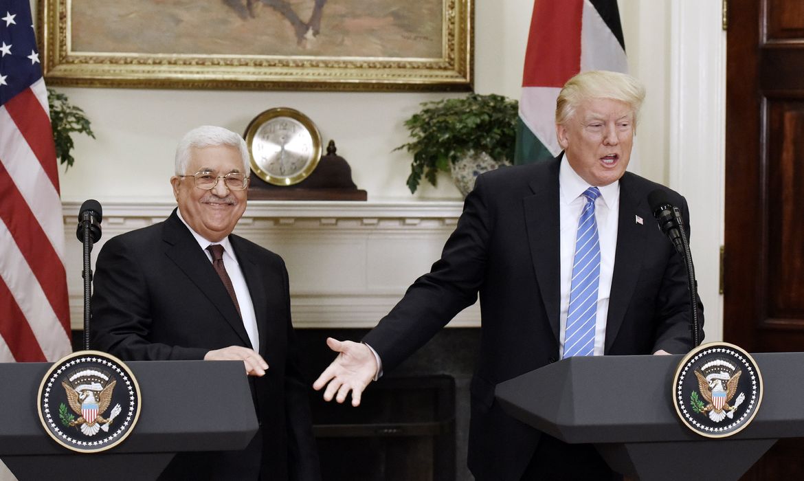 No encontro com Abbas, Trump se ofereceu para ser o 