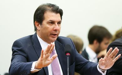 Brasília - O deputado Arthur Maia faz a leitura do seu relatório na Comissão Especial que analisa a proposta de emenda à Constituição (PEC) da reforma da Previdência (PEC 287/16) (Marcelo Camargo/Agência Brasil)