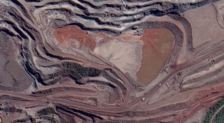 Em Itatiaiuçu, barragem Serra Azul. A estrutura pertence à mineradora ArcelorMittal.