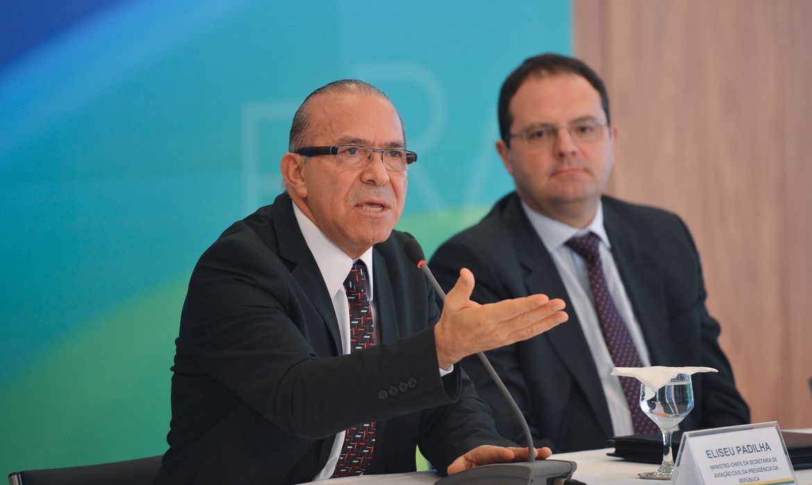 Os ministros Eliseu Padilha e Nelson Barbosa após reunião de coordenação política com a presidenta Dilma Rousseff (José Cruz/Agência Brasil)