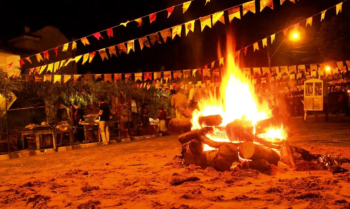 Festas juninas e o perigo dos fogos de artifício