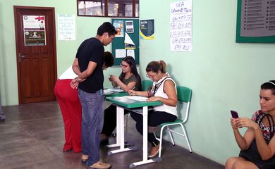 Mesários chegam para dar início à votação na UFAM durante Eleições Suplementares 2017. Manaus-AM, 06/08/2017

Foto: Roberto Jayme/Ascom/TSE