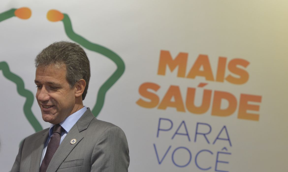 Brasília - O ministro da Saúde, Arthur Chioro, anuncia uma nova etapa do Programa Mais Médicos  (Marcello Casal Jr/Agência Brasil)