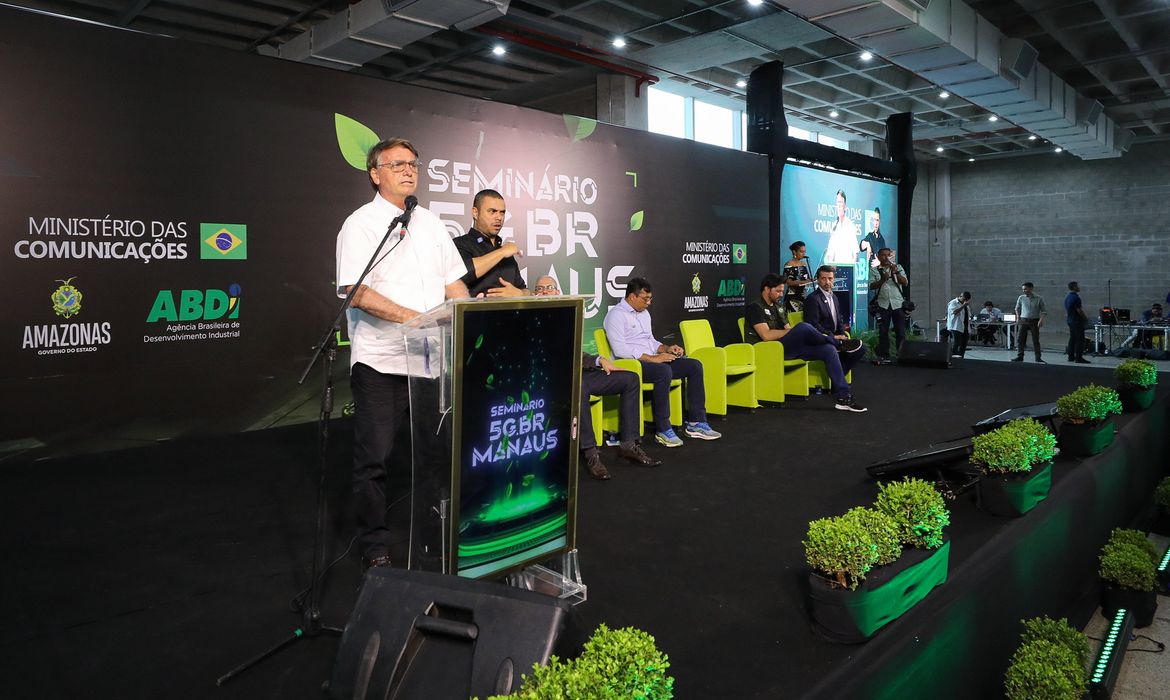Bolsonaro participa de Seminario 5G em Manaus