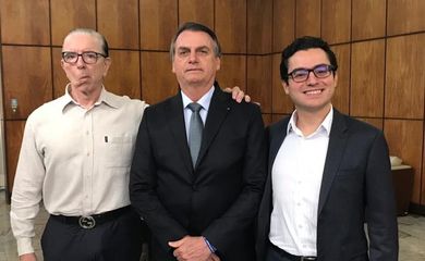  Drs. Macedo, Jair Bolsonaro e  Leandro.
