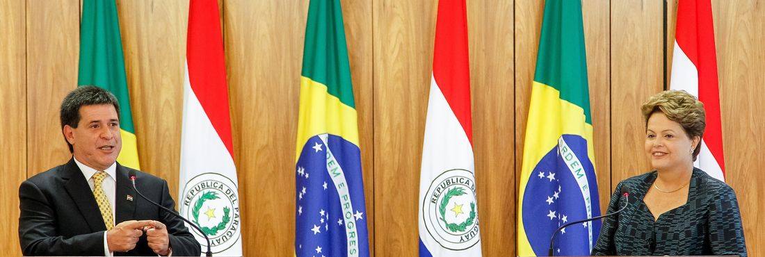 Presidenta Dilma Rousseff e o Presidente da República do Paraguai, Horacio Cartes durante declaração à imprensa. (Brasília - DF, 30/09/2013)
