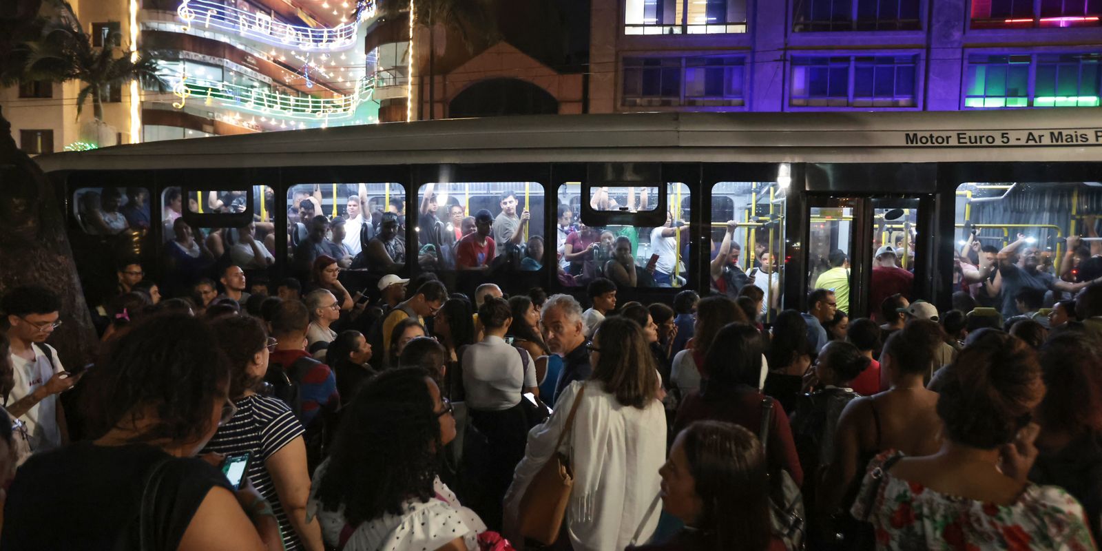 São Paulo e Baixada Santista registram 600 ataques a ônibus