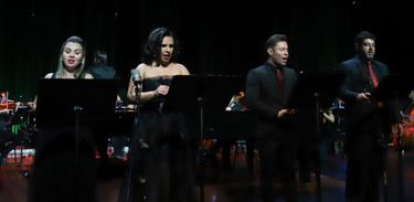 Cia de Cantores Líricos de Brasília e a Orquestra Soncietá