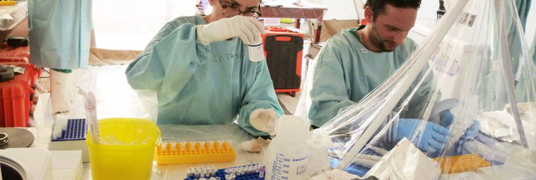 Laboratório Móvel ajuda a acelerar diagnósticos do vírus ebola, na África.