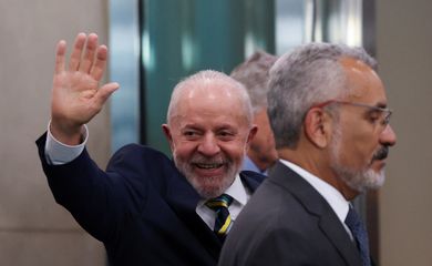 Presidente Luiz Inácio Lula da Silva acena nos corredores da ONU, em Nova York
24/09/2024
REUTERS/Caitlin Ochs