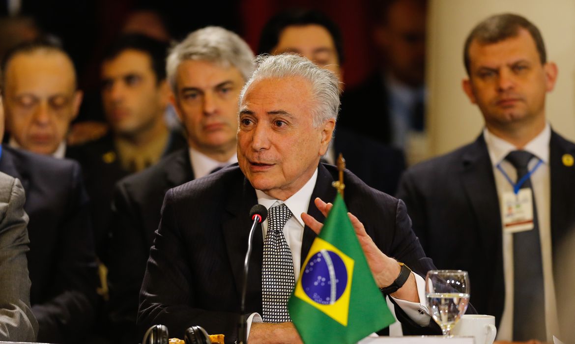O presidente Michel Temer participa da LIII Cúpula dos Chefes de Estado do Mercosul e Estados Associados, em Montevidéu (Uruguai). 