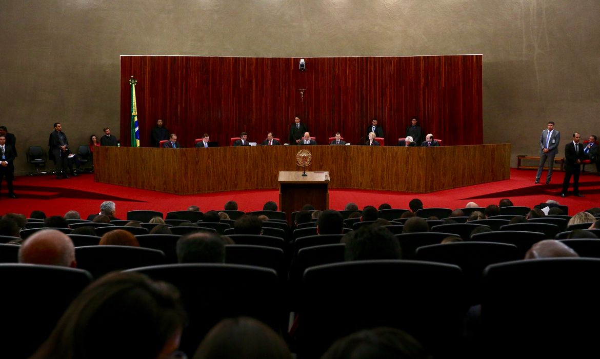 Brasília - O Tribunal Superior Eleitoral (TSE) retoma o julgamento da ação em que o PSDB pede a cassação da chapa Dilma-Temer, vencedora das eleições presidenciais de 2014 (Fabio Rodrigues Pozzebom/Agência Brasil)