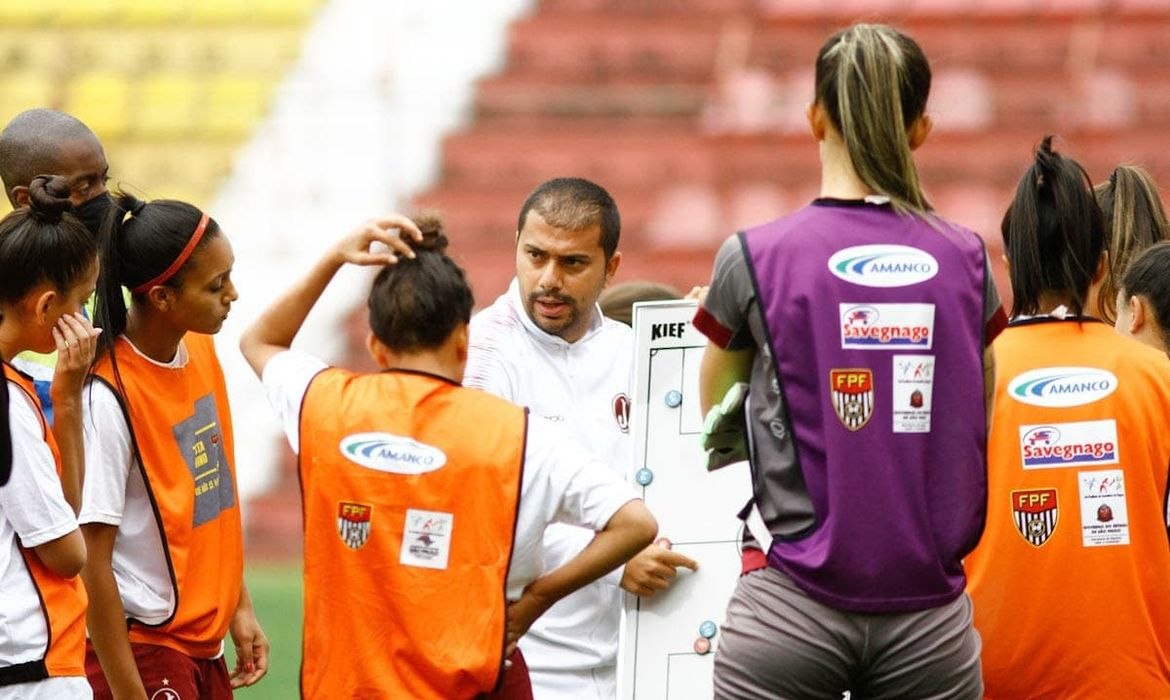 Juventus apresenta membros da comissão técnica do time feminino