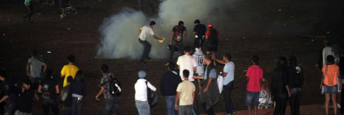 A Polícia Militar dispersou manifestantes na Esplanada dos Ministérios com bombas de gás e carros do Batalhão de Rondas Ostensivas Táticas Motorizadas (Rotam)