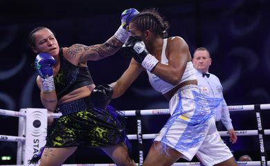 Bia Ferreira derrota argentina e é campeã mundial no boxe profissional. Foto: Matchroom