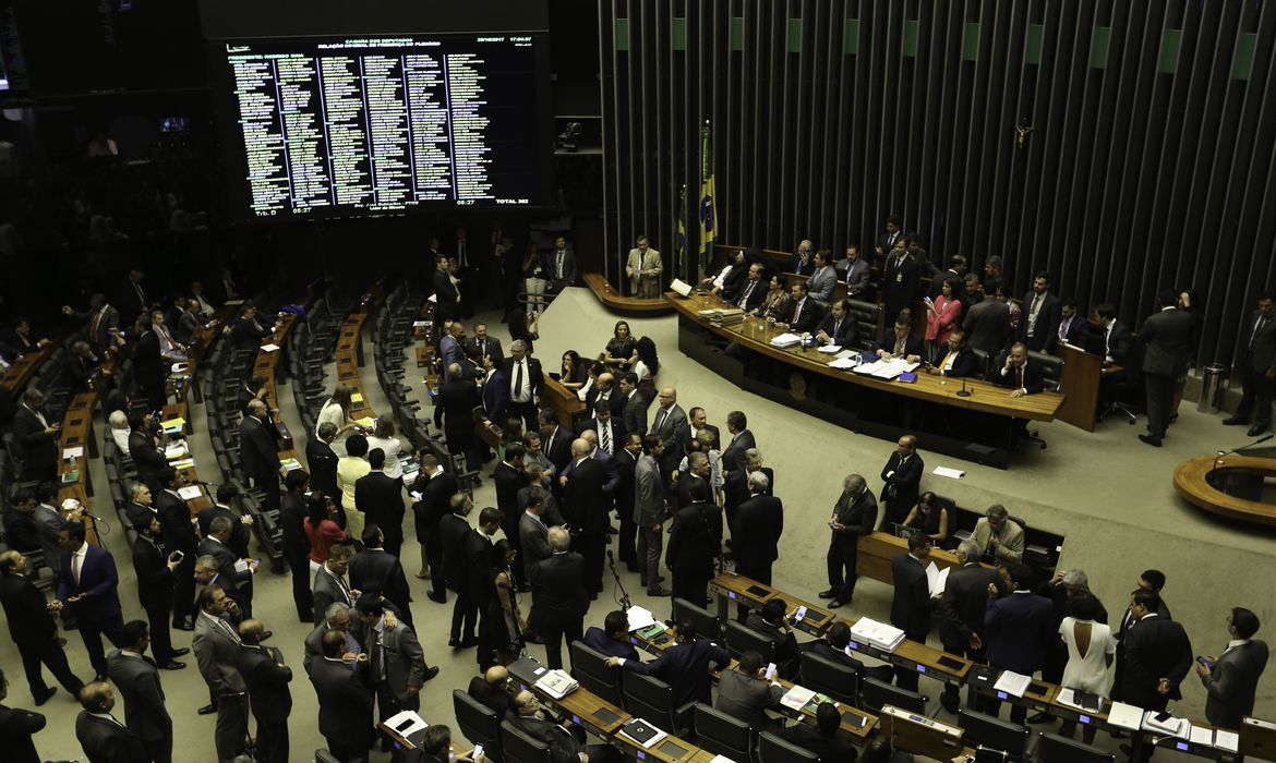Brasília - Deputados votam denúncia da PGR contra Michel Temer e ministros (Fabio Rodrigues Pozzebom/Agência Brasil)