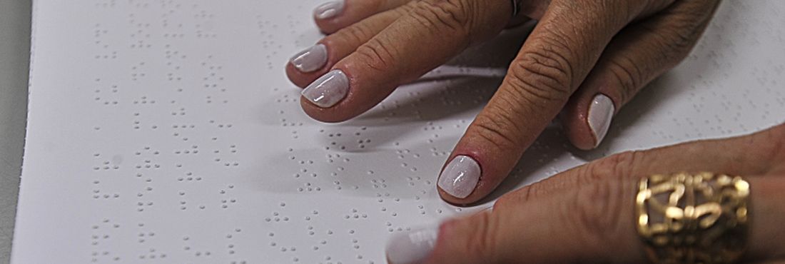 Deficientes visuais podem ter acesso a livros em Braille