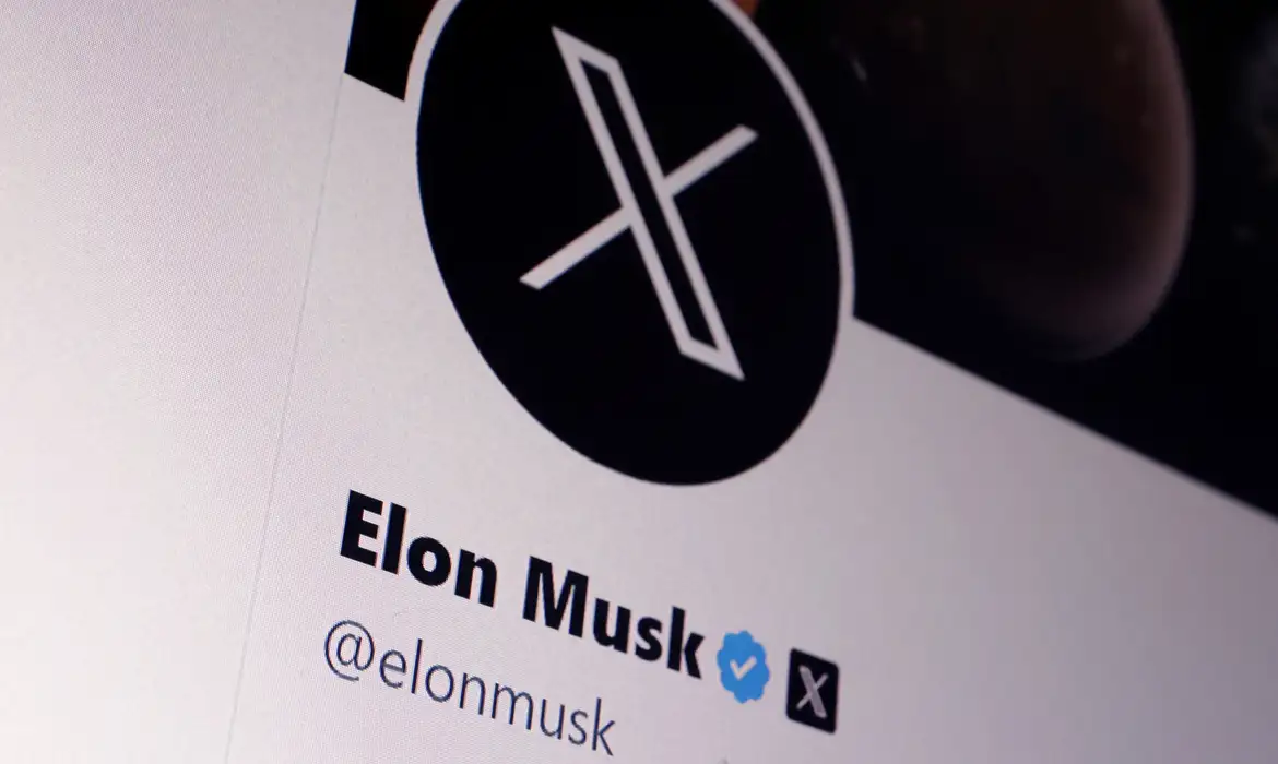 Imagem da conta no Twitter de Elon Musk com nova logo
24/07/2023. REUTERS/Dado Ruvic