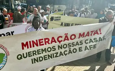 17.06.2024. Belo Horizonte (MG) - Atingidos pelo rompimento da barragem da mineradora Samarco realizaram uma manifestação em Belo Horizonte onde cobram participação nas negociações envolvendo a repactuação do acordo de reparação. 
MAB/Divulgação
