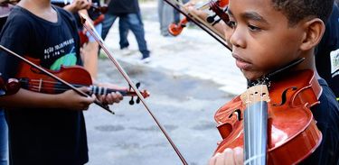 ASMB completa 30 anos ensinando música de concerto para crianças