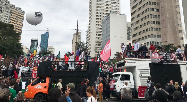São Paulo-15/06/2025 Manifestantes se unem a protestos mundiais e fazem ato nesta domingo  pró-Palestina no centro de São Paulo. Foto Guilherme Jeronymo/ Agência Brasil.