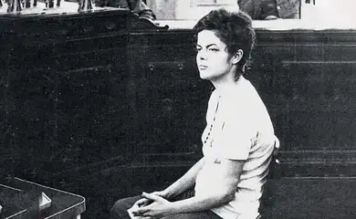 Rio de Janeiro (RJ), 22/05/2025 - Dilma Rousseff durante interrogatório na Auditoria Militar do Rio de Janeiro (RJ) em 1970, aos 22 anos. Foto: Comissão da Verdade/Divulgação