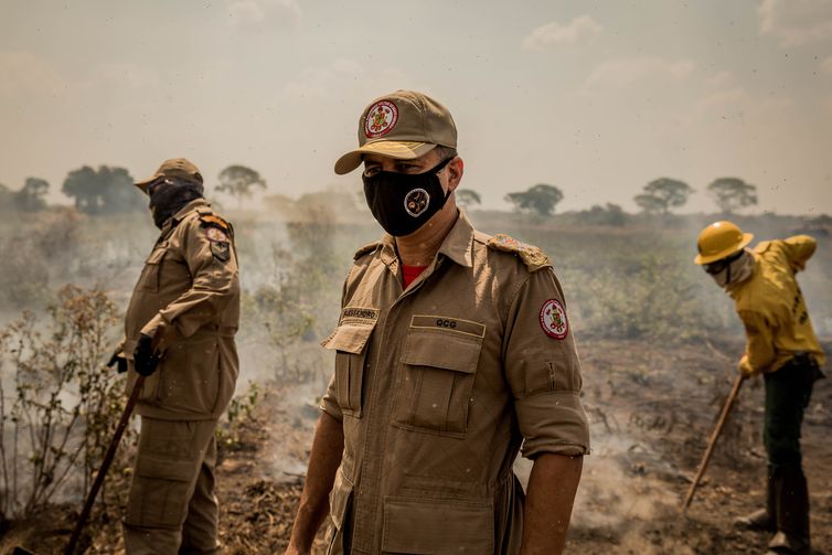 Ministro de Estado do Meio Ambiente, Sr. Ricardo de Aquino Salles faz verificação das atividades de combate ao incêndio no Pantanal