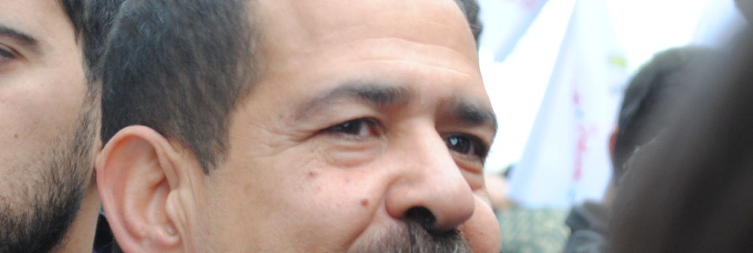 Líder da oposição na Tunísia, Chokri Belaid, foi assassinado.