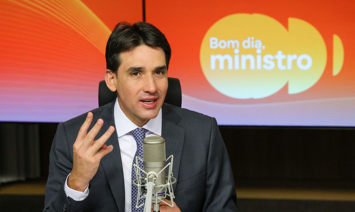 Ministro defende gratuidade de taxa de bagagem em voos nacionais