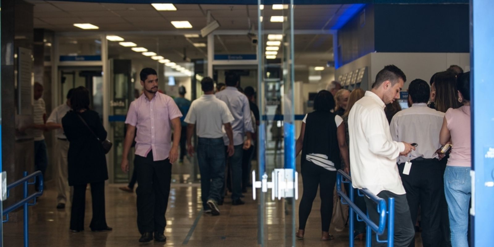 Câmara aprova projeto que pune discriminação de políticos 3 Câmara aprova projeto que pune discriminação de políticos