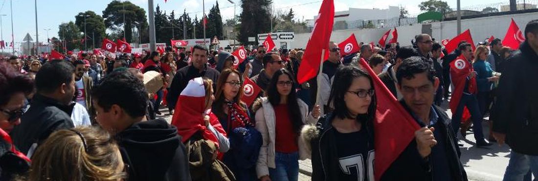 Protesto em Túnis contra o terrorismo