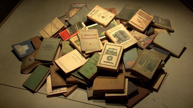 Livros no Museu do Holocausto de Curitiba
