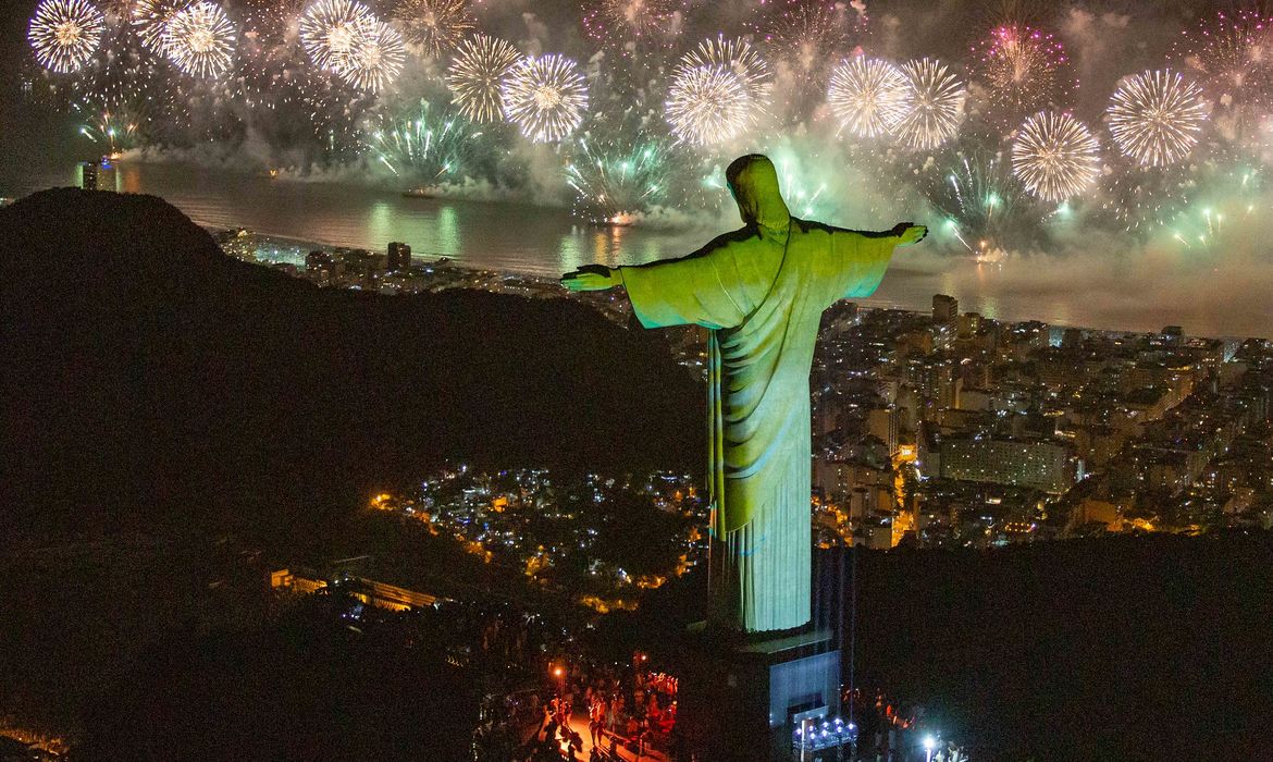 Queima de fogos de artifício no Rio de Janeiro - Réveillon 2020