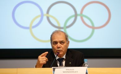 Rio de Janeiro - O presidente do Comitê Olímpico do Brasil (COB), Paulo Wanderley, fala à imprensa após reunião extraordinária com as confederações brasileiras olímpicas (Tomaz Silva/Agência Brasil)